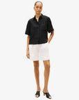 chemise-femme-tommy-hilfiger-noire-lin-WW0WW48925BDS-porte