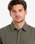 chemise-tommy-jeans-kaki-zoom-dm0dm23529m04