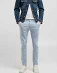 chino-replay-homme-bleu-face