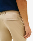 chino-tommy-hilfiger-beige-homme-MW0MW43408RBT-poche