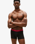 lot-boxers-tommy-hilfoger-noirs-homme-UM0UM038900SW-porte-rouge