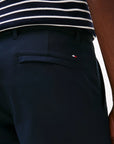 pantalon-chino-tommy-hifilger-homme-marine-zoom-dos