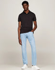 polo-tommyhilfiger-homme-noir-porte