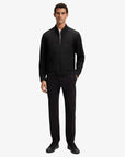 sweat-bi-matiere-boss-noire-homme-porte