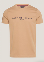 Laden Sie das Bild in den Galerie-Viewer, T-Shirt homme Tommy Hilfiger marron en coton bio I Georgespaul
