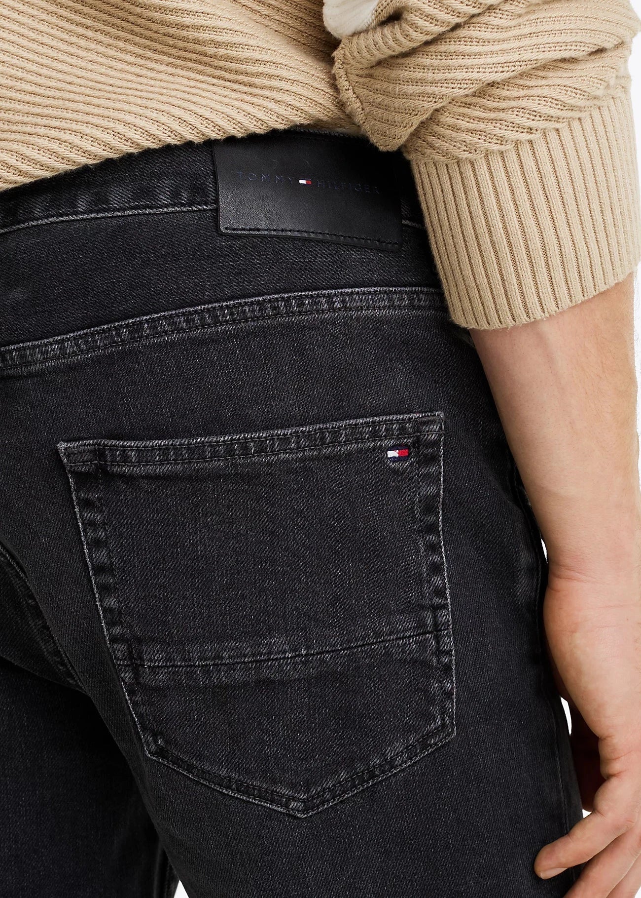 Jean Tommy Hilfiger noir pour homme | Georgespaul 