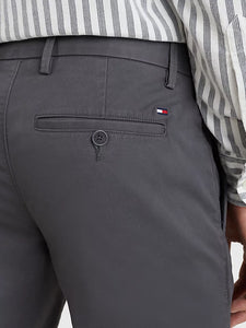 Pantalon chino homme Tommy Hilfiger gris en coton stretch | Georgespaul
