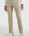 Pantalon chino slim Tommy Hilfiger beige en coton stretch - Georgespaul