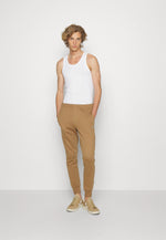 Charger l&#39;image dans la galerie, Pantalon de jogging homme Lacoste marron en coton bio I Georgespaul
