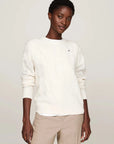 Pull torsadé Tommy Hilfiger blanc en laine pour femme | Georgespaul