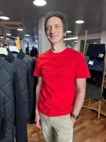 Afbeelding in Gallery-weergave laden, T-Shirt homme Georgespaul rouge en coton bio (100% Made in France)
