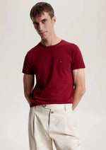 Charger l&#39;image dans la galerie, T-Shirt homme Tommy Hilfiger ajusté bordeaux en coton bio I Georgespaul
