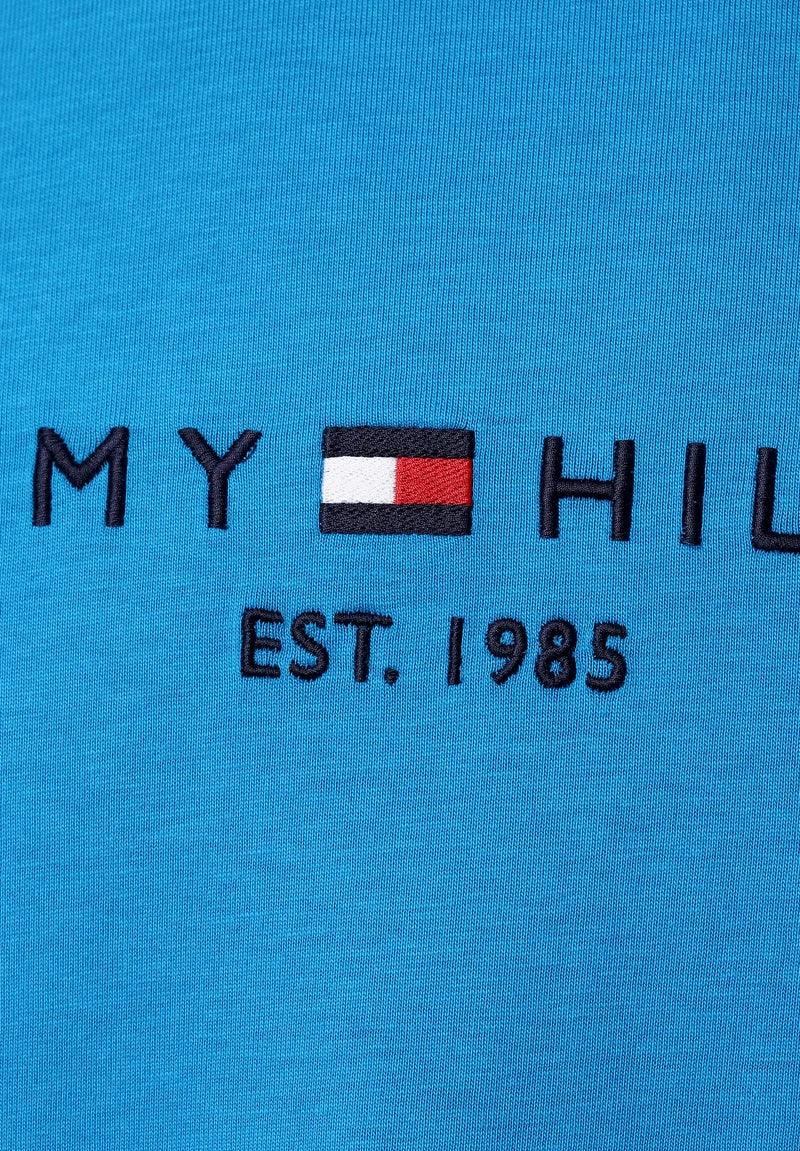 T-Shirt Tommy Hilfiger bleu en coton bio - Georgespaul