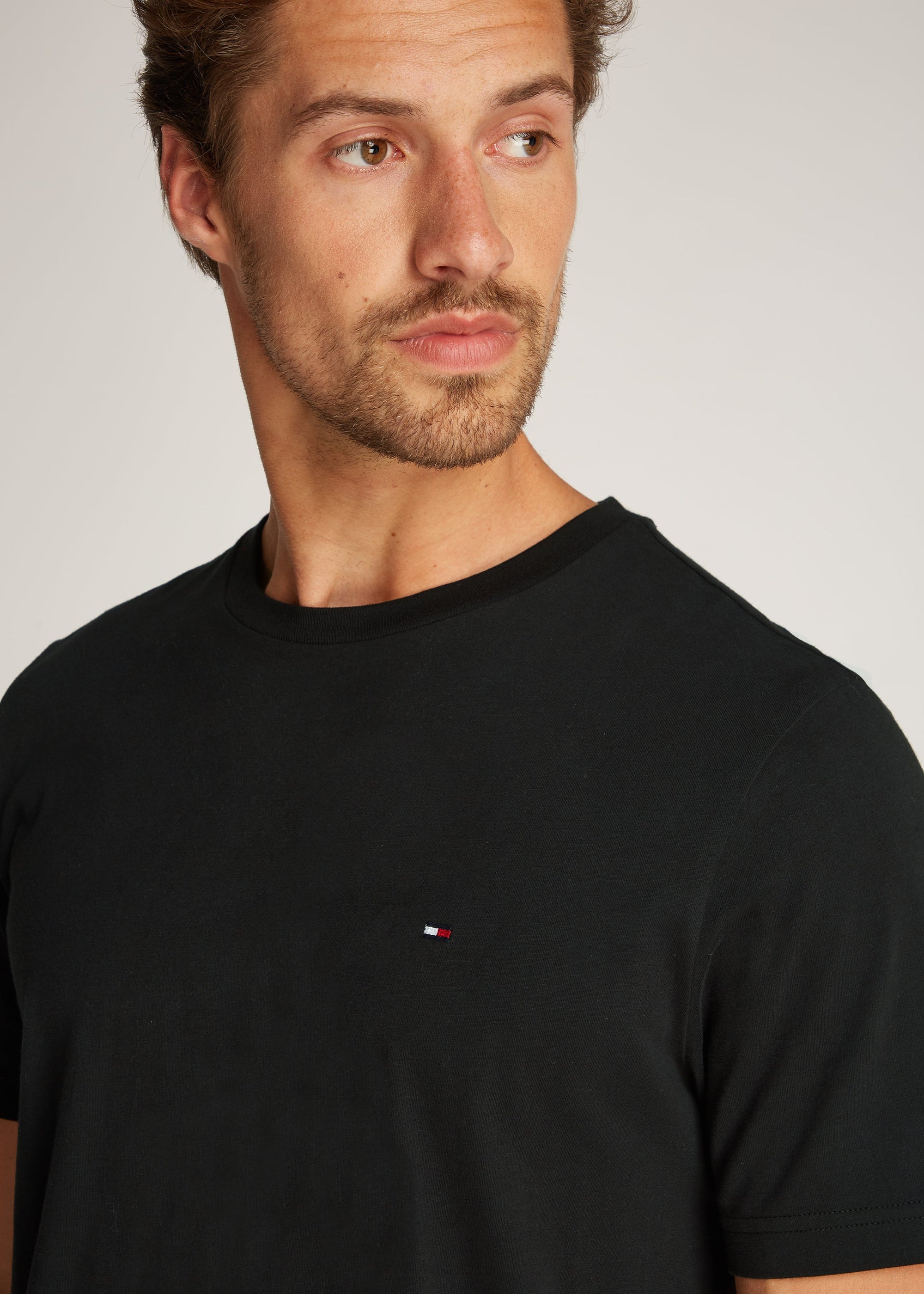 T-Shirt Tommy Hilfiger noir pour homme | Georgespaul