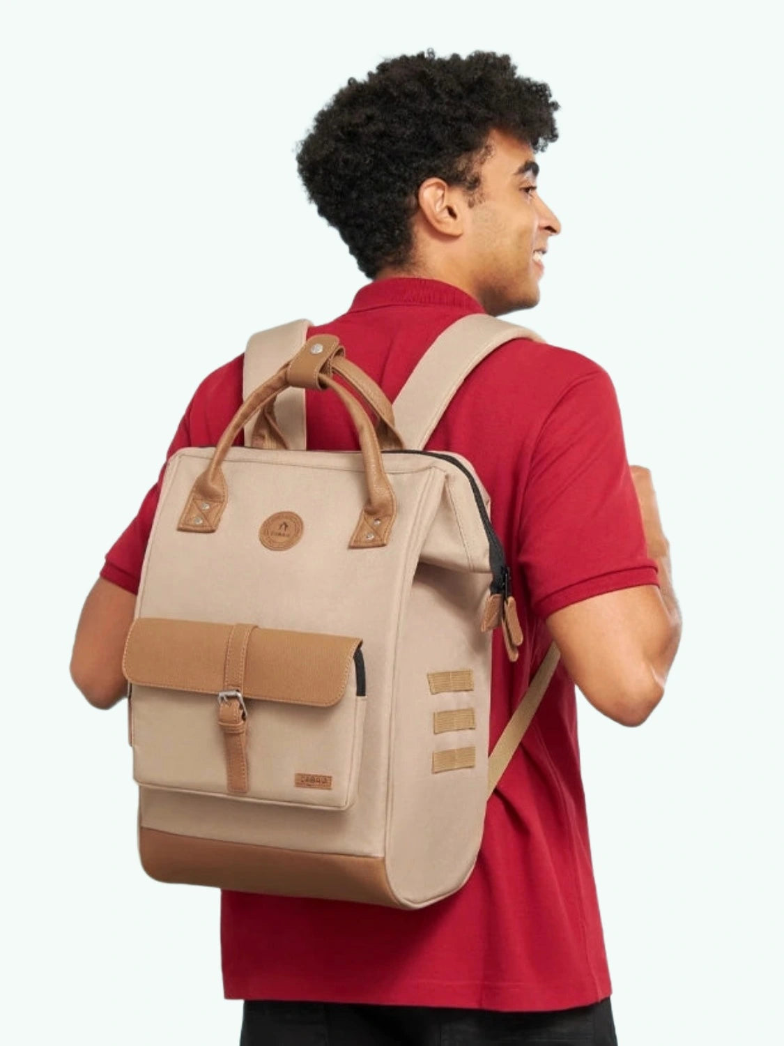 adventurer-cabaia-large-Kuala-Lumpur-porte