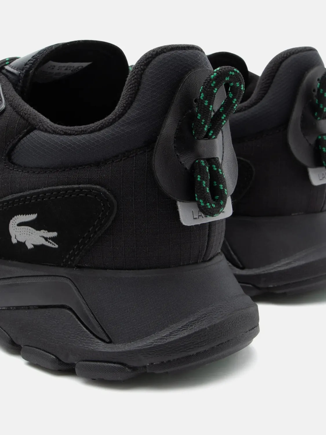 baskes-neo-tech-lacoste-noir-homme-zoom