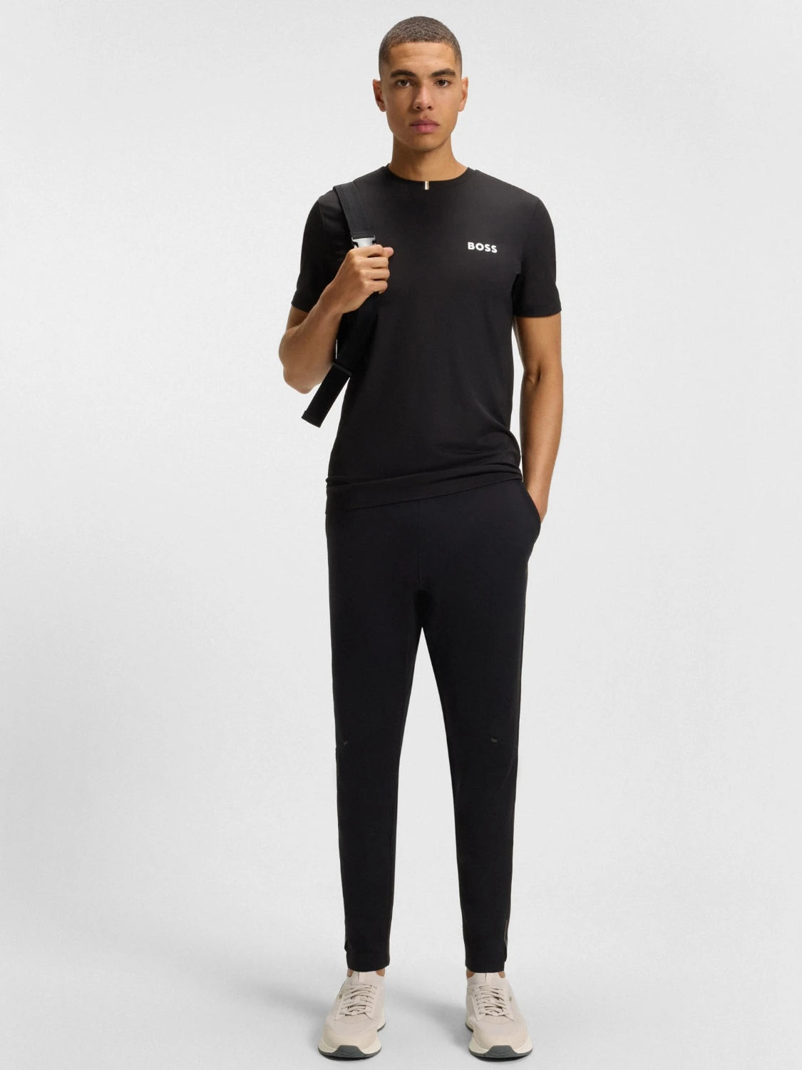 baskets-boss-homme-sport-beige-porte