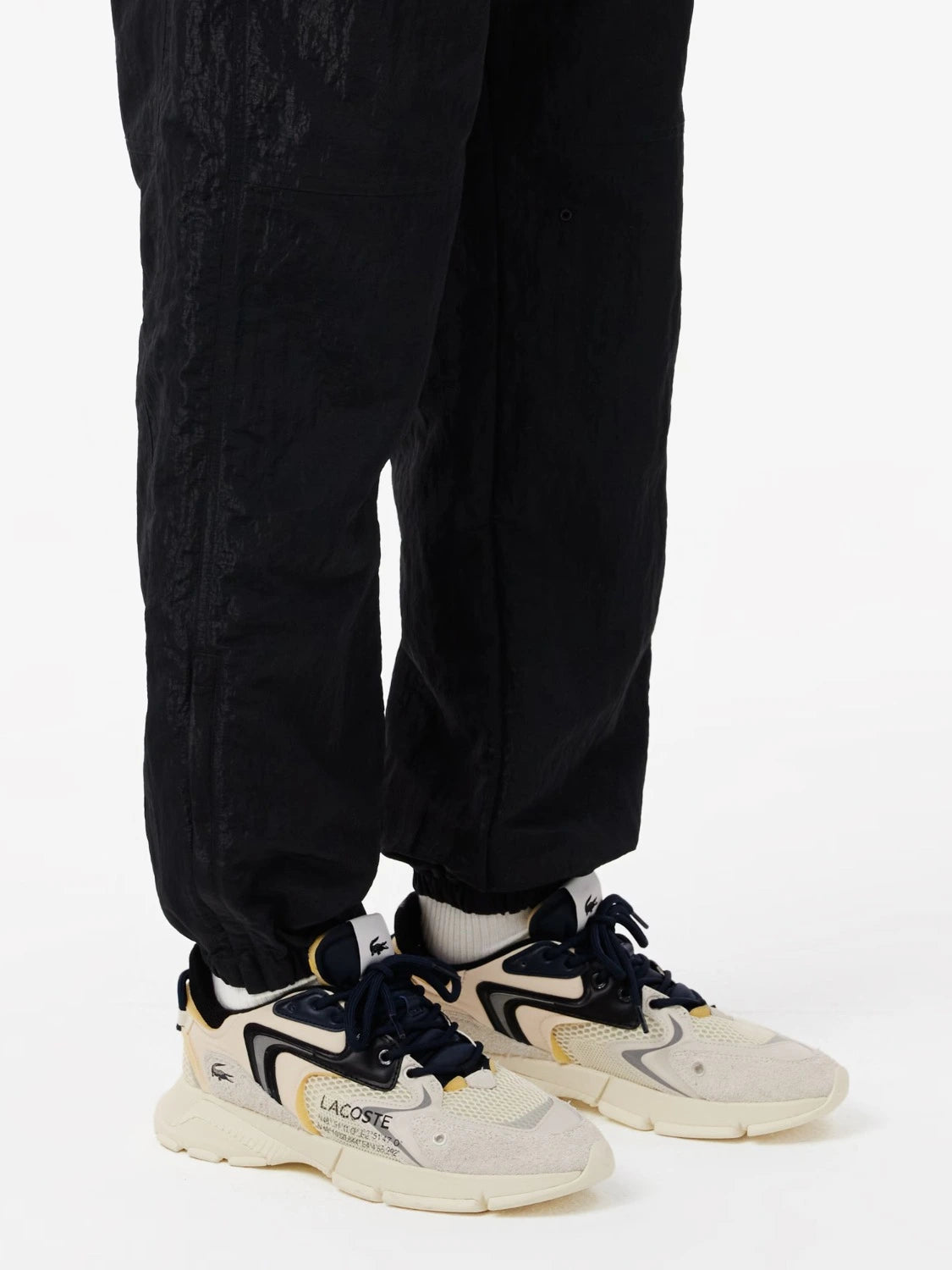 baskets-homme-lacoste-45sma00012g9-porte-bas
