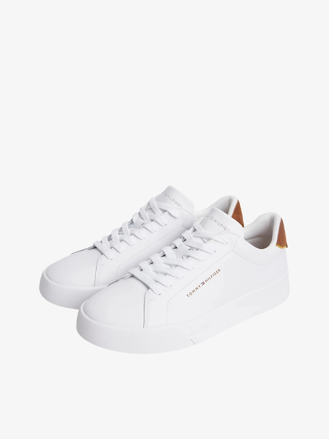 baskets-tommy-hilfiger-blanches-homme-cuir-FM0FM0536702R-dessus