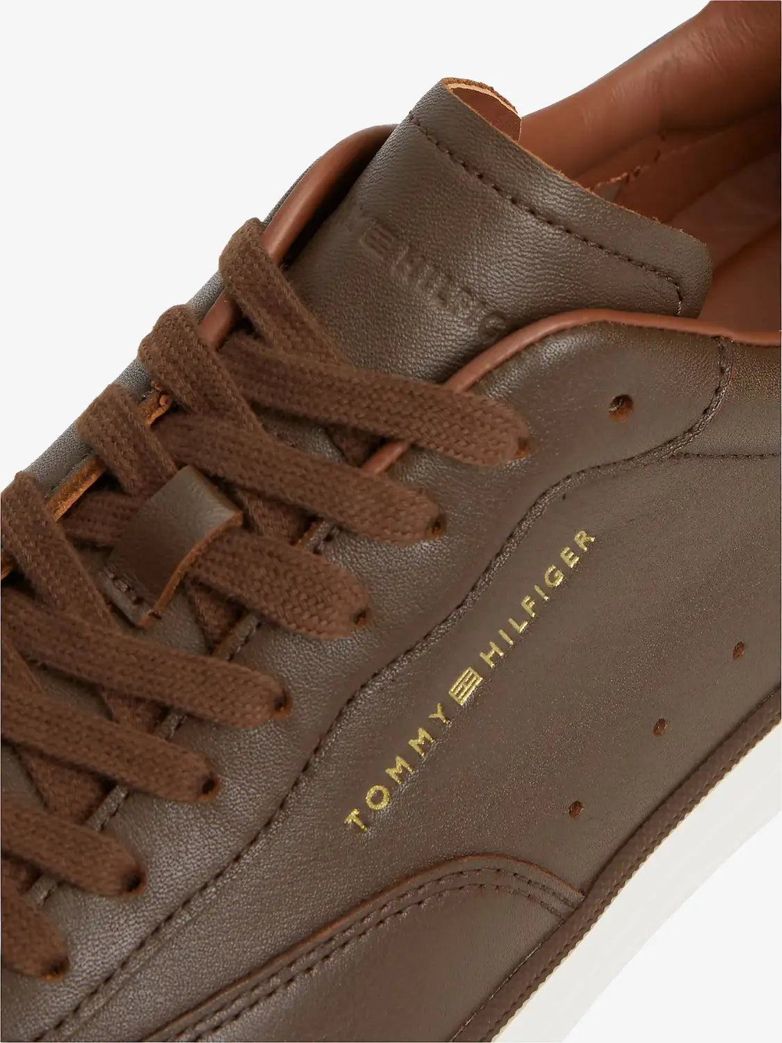 baskets-tommy-hilfiger-marron-cuir-homme-FM0FM05996GV-zoom