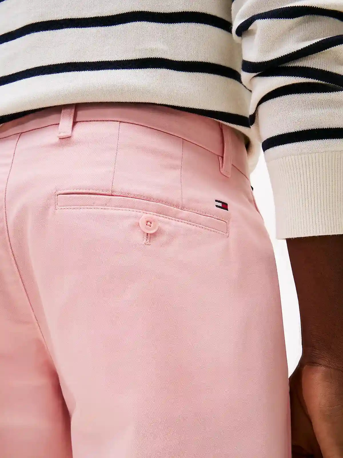 bermuda-tommyhilfiger-homme-rose-zoom