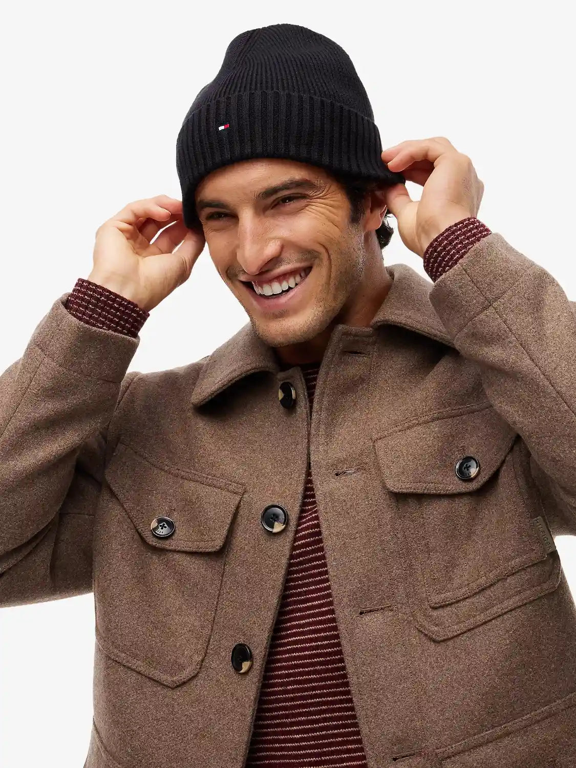 bonnet-tommy-hilfiger-noir-AM0AM12796BDS-porte