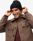 bonnet-tommy-hilfiger-noir-AM0AM12796BDS-porte