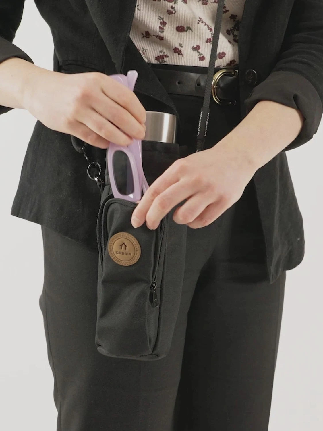 bottle-bag-cabaia-berlin-noir-BOTTLE BAG BERLIN-porte