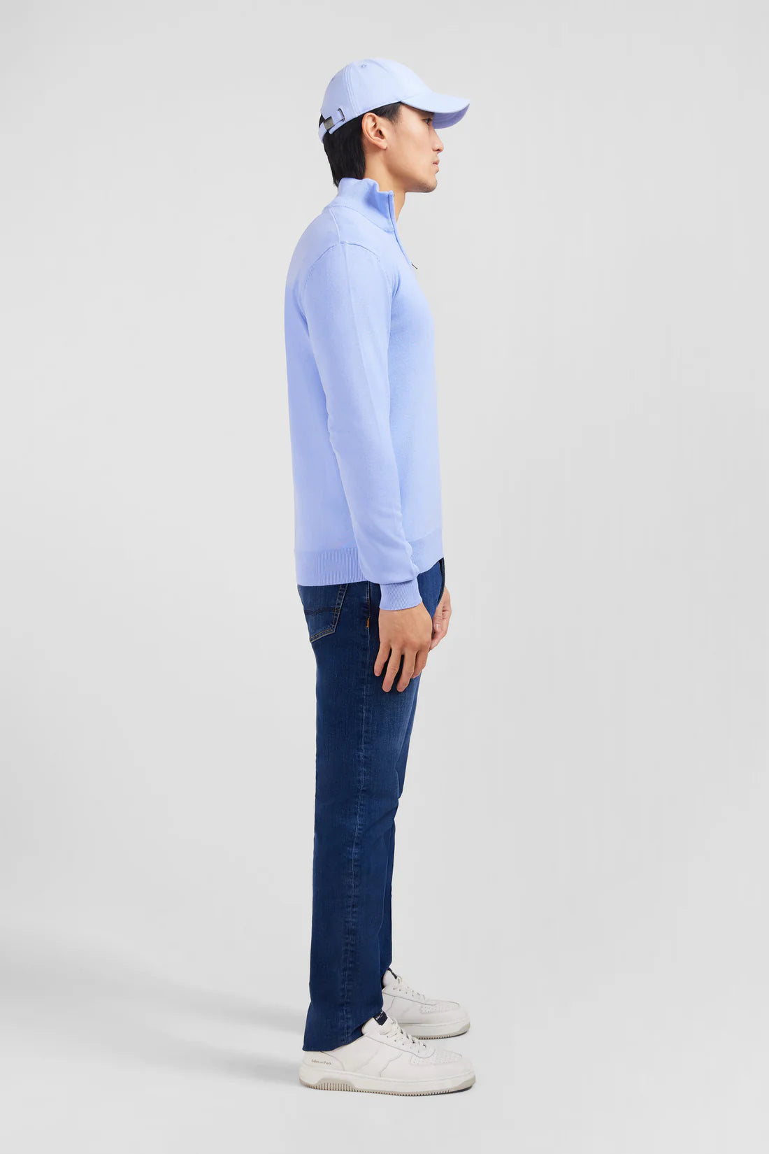 camionneur-eden-park-homme-bleu-face-profil
