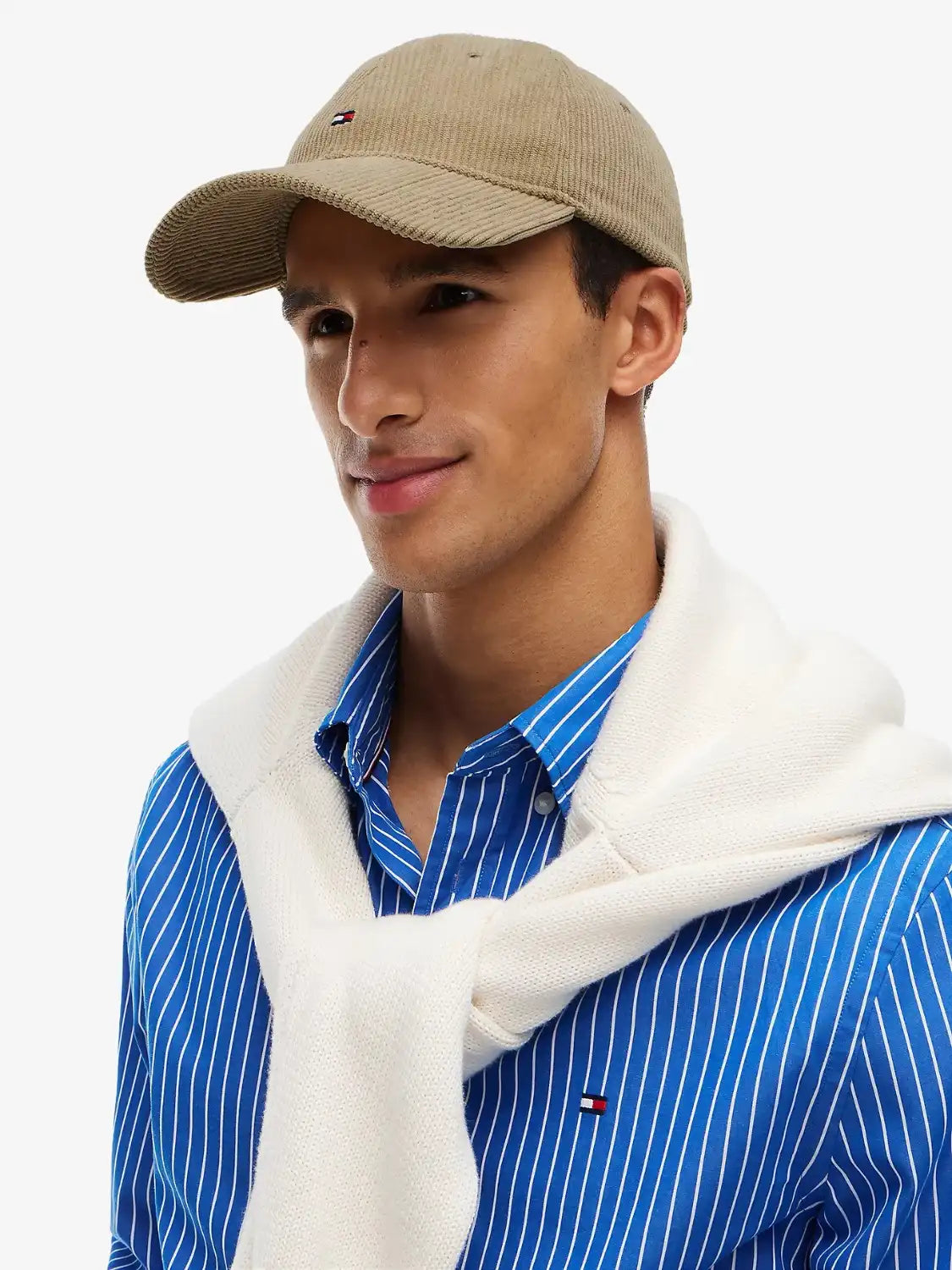 casquette-tommy-hilfiger-beige-velours-AM0AM14530AG3-porte