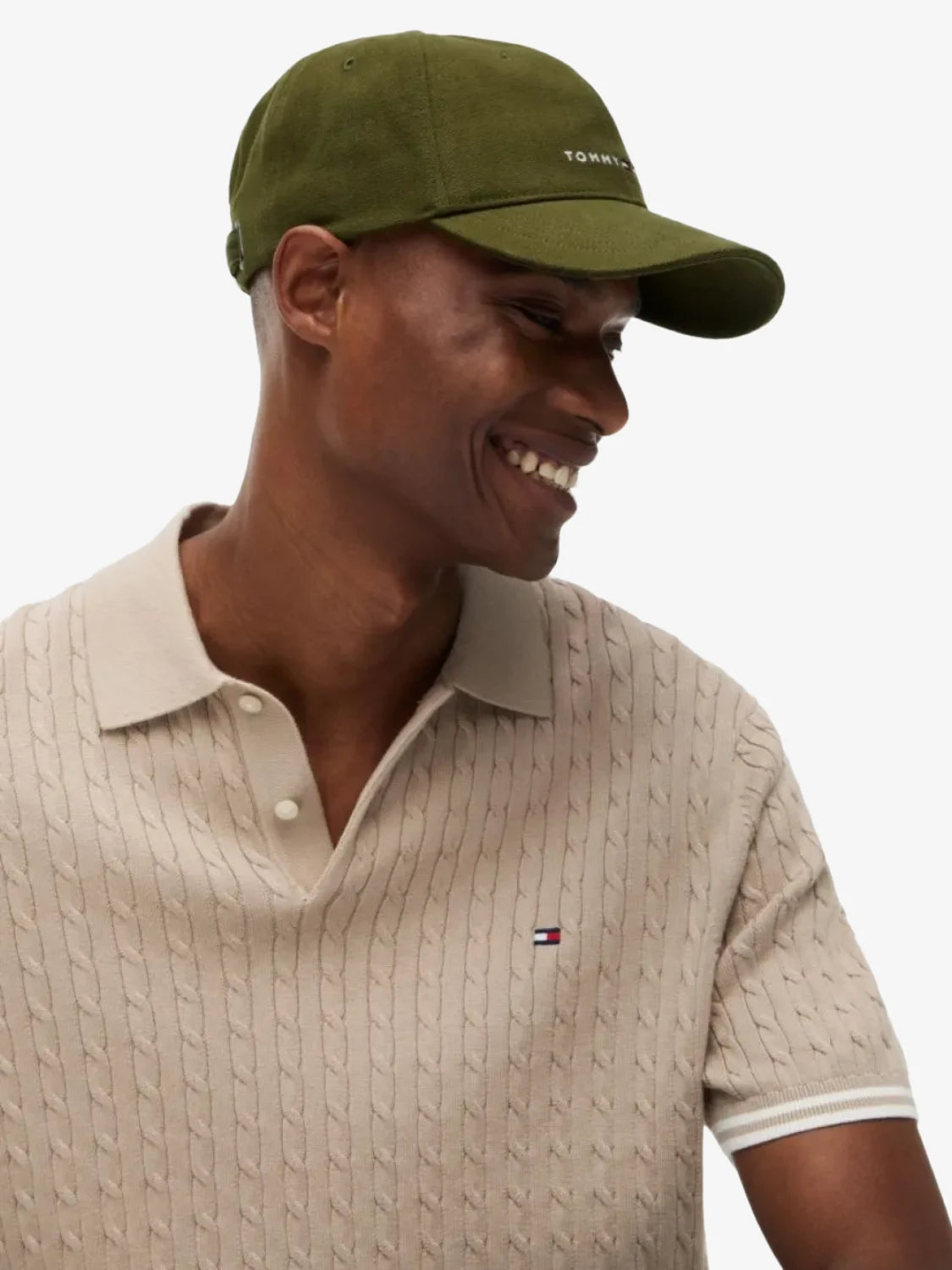 casquette-tommy-hilfiger-kaki-porte