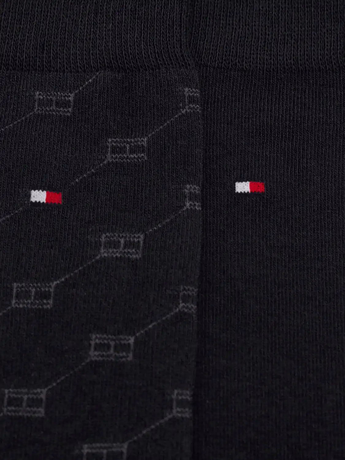 chaussettes-tommy-hilfiger-noires-zoom-701241991004