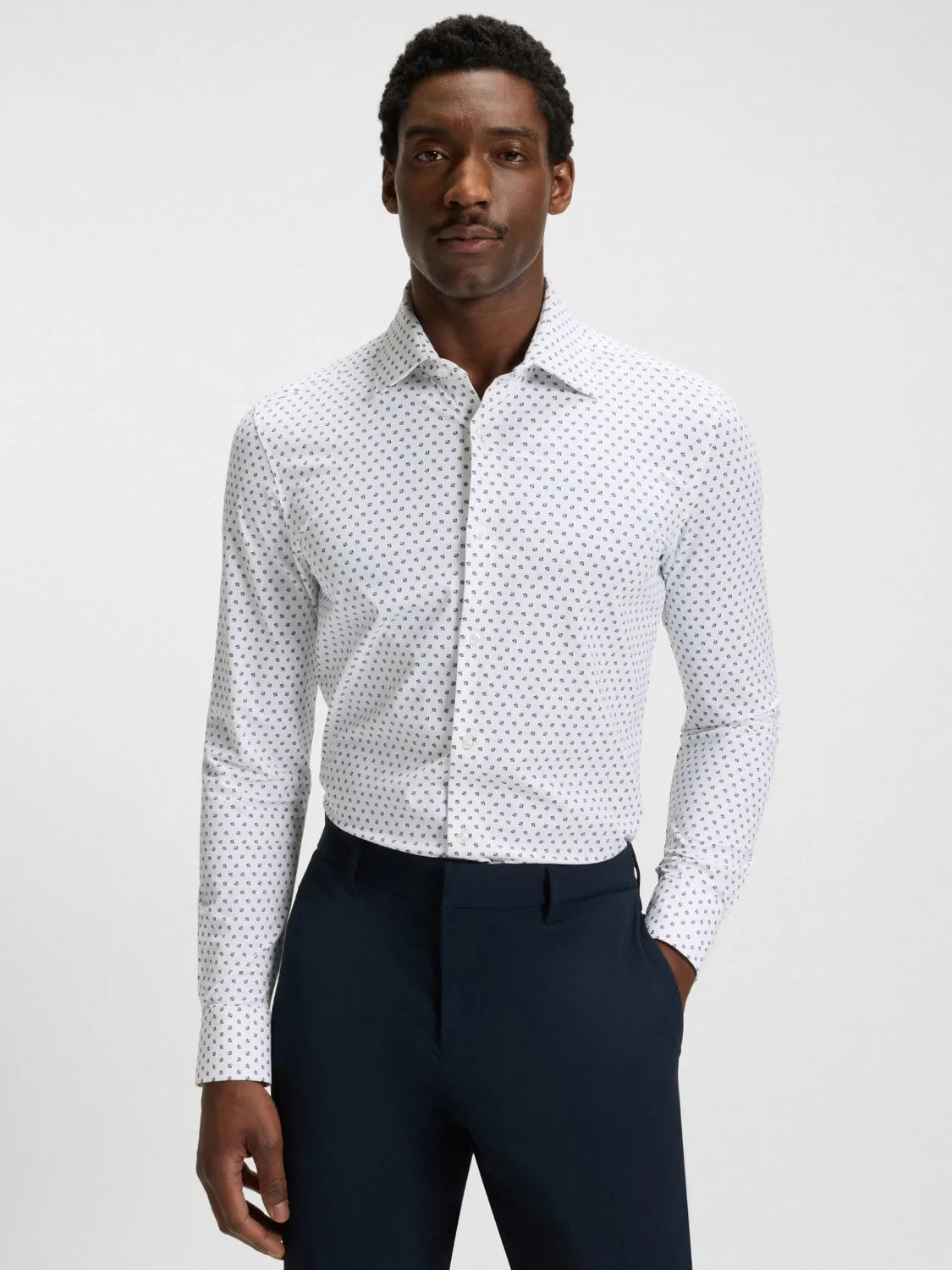 chemise-boss-homme-blanche-face