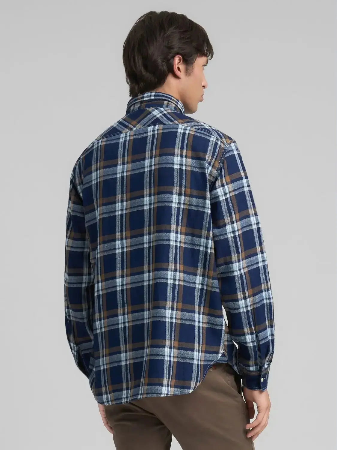 chemise-carreaux-replay-bleue-homme-dos