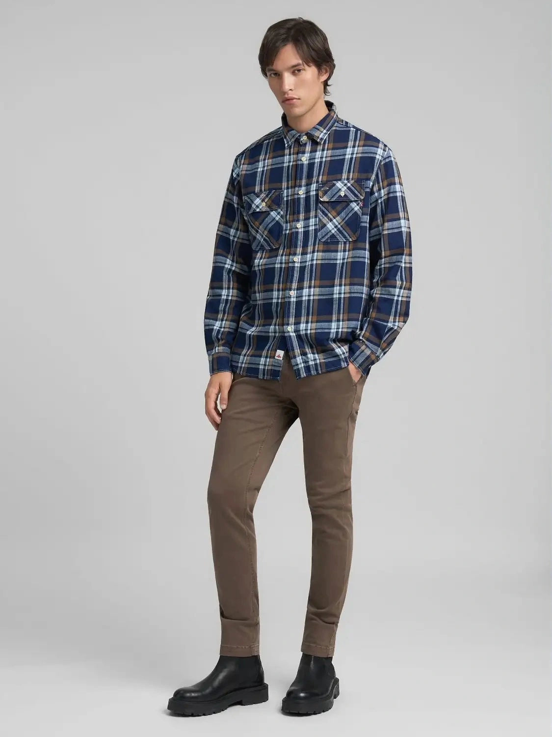 chemise-carreaux-replay-bleue-homme-profil