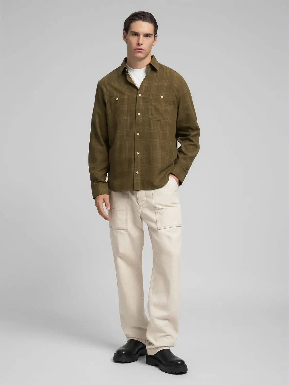 chemise-carreaux-replay-kaki-homme-porte