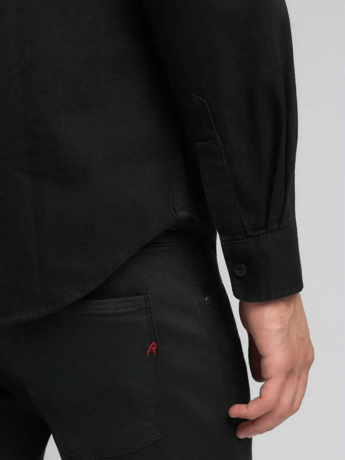 chemise-jean-replay-noire-homme-zoom-poignet