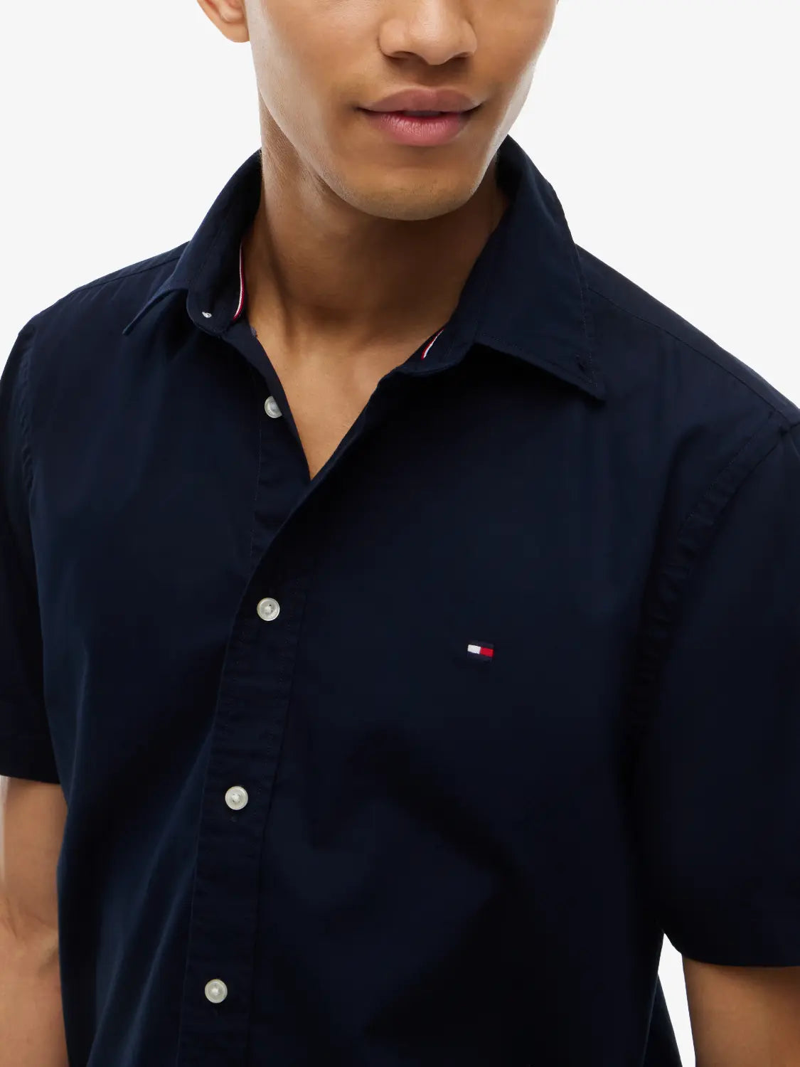 chemise-manches-courtes-tommy-hilfiger-zoom-MW0MW42248DW5