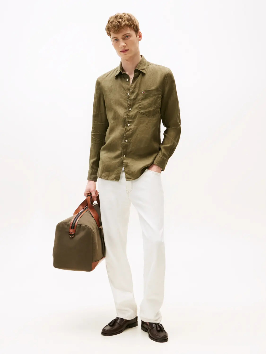 chemise-tommy-hifilger-homme-kaki-porte
