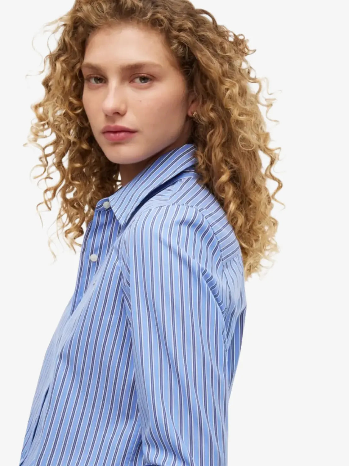 chemise-tommy-hilfiger-bleue-profil-ww0ww511550fa