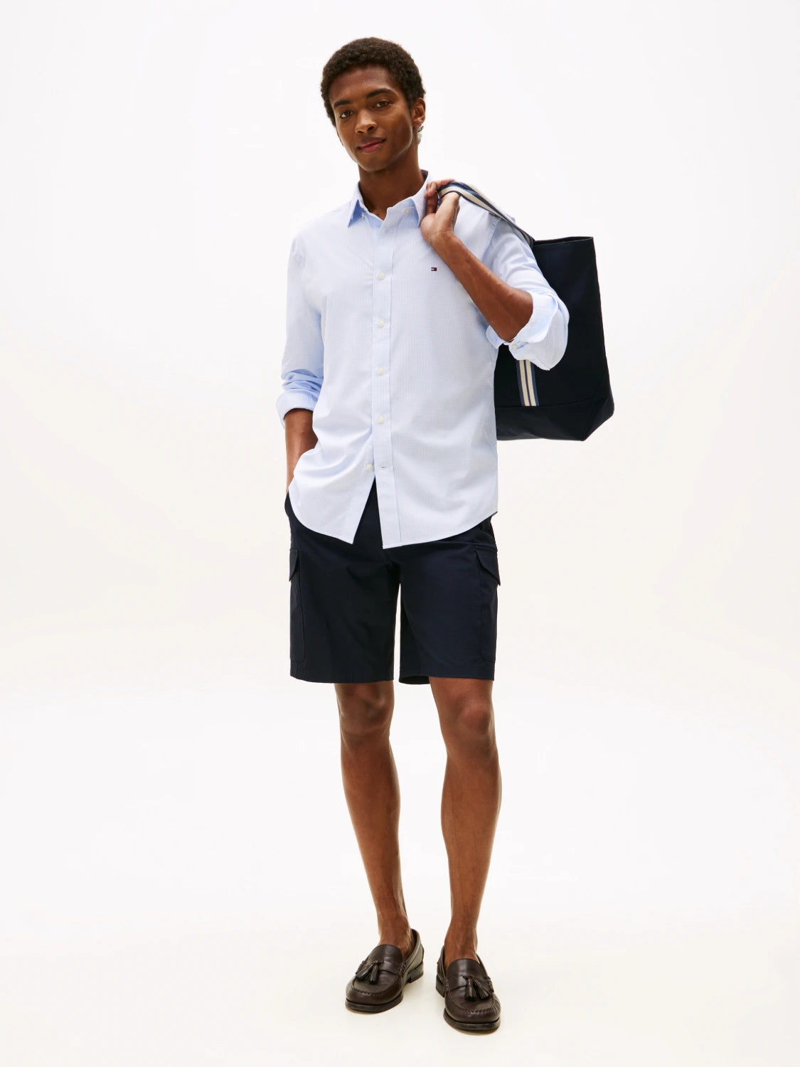 chemise-tommy-hilfiger-homme-bleue-porte