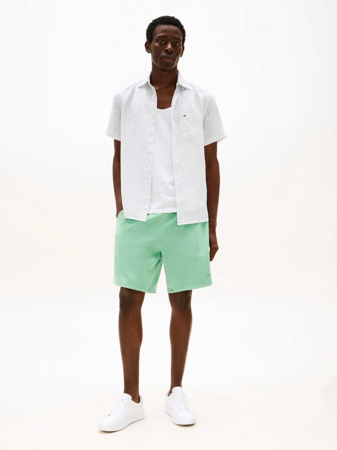 chemise-tommy-hilfiger-manches-courtes-homme-porte