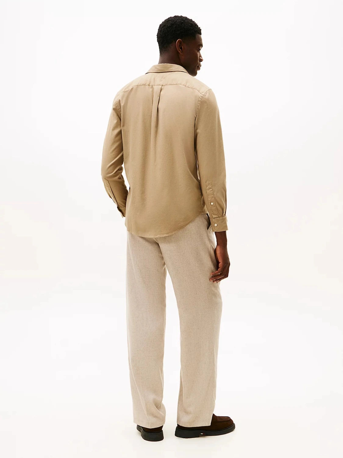 chemise-tommy-hilfiger-technologie-flex-beige-homme-dos