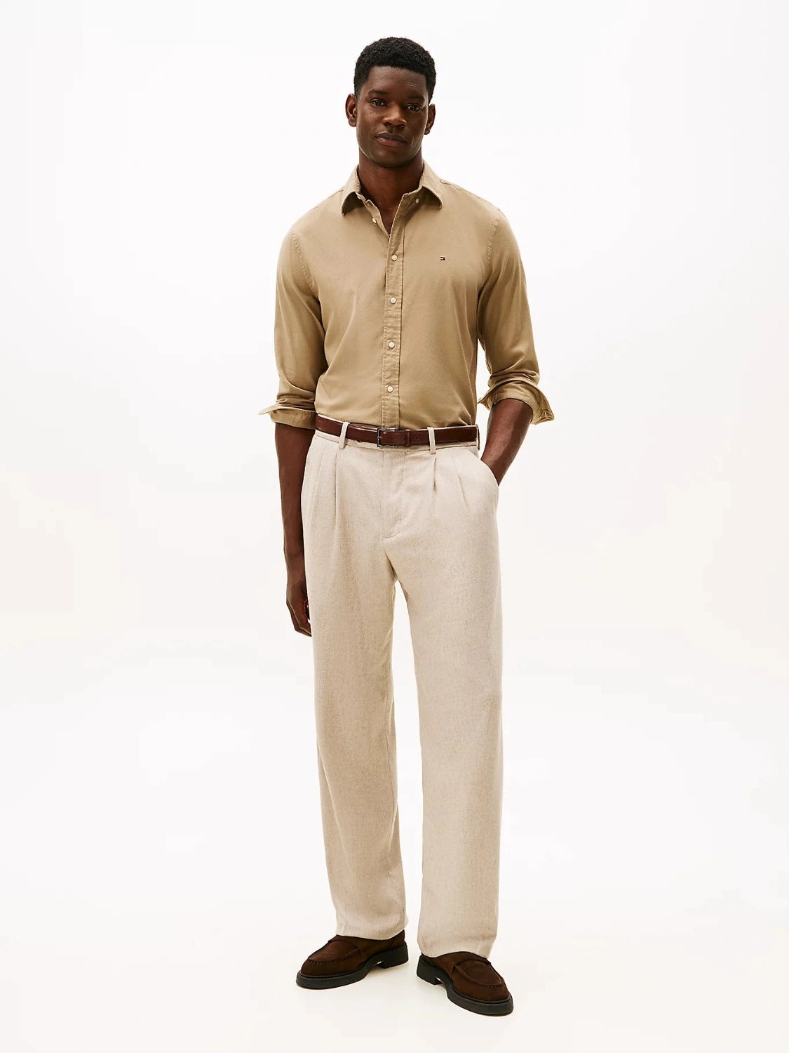 chemise-tommy-hilfiger-technologie-flex-beige-homme-porte