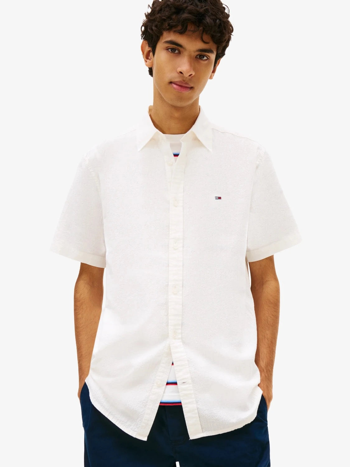 chemise-tommy-jeans-blanche-homme-DM0DM22786YBH-face