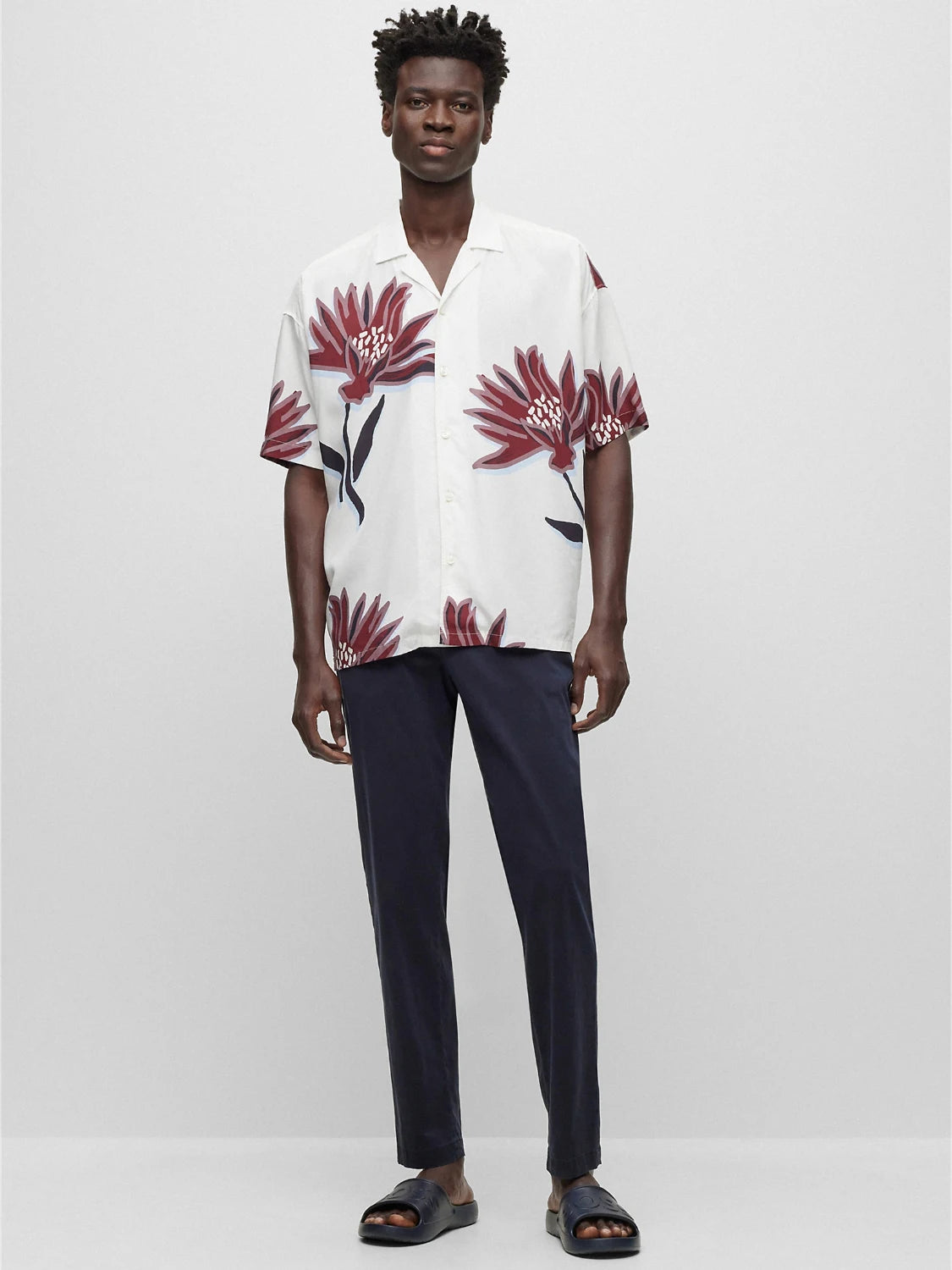 claquettes-boss-homme-50498207401-porte