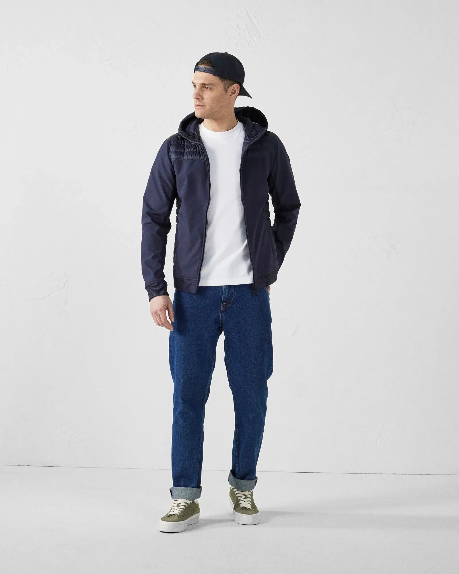 doudoune-jott-paco-marine-homme-porte