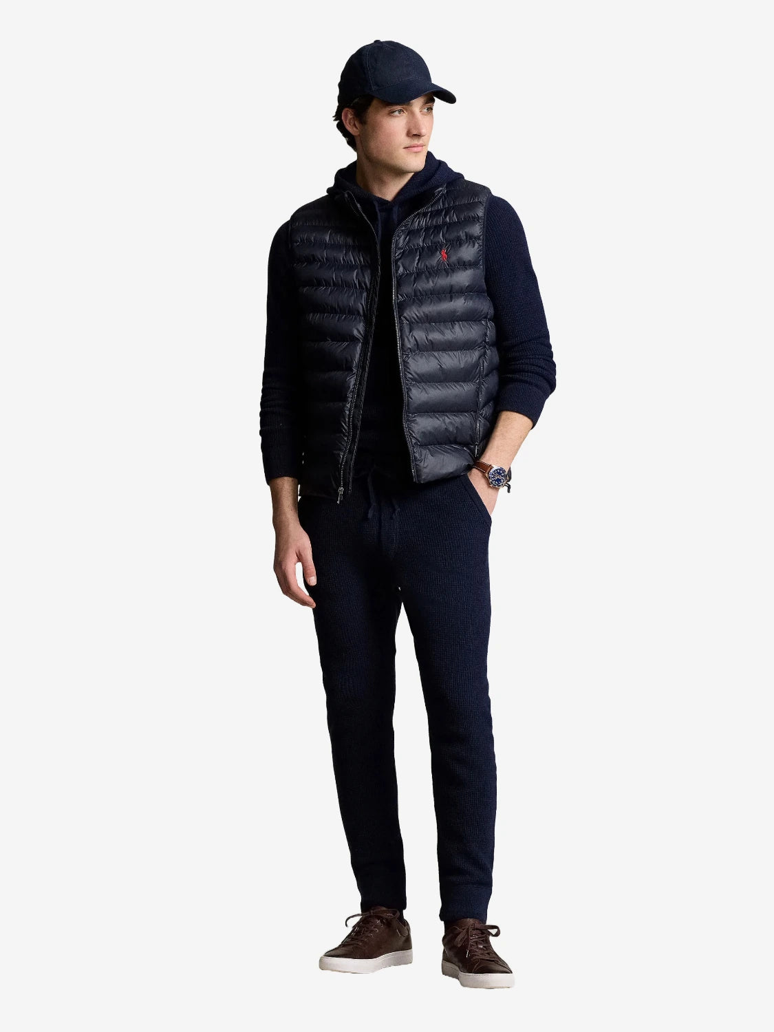 doudoune-sans-manhes-ralph-lauren-marine-porte