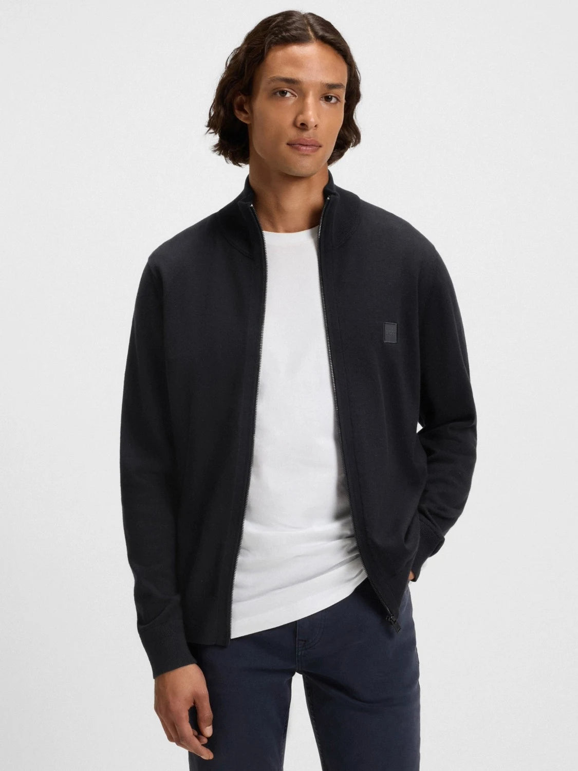 gilet-zippe-boss-homme-marine-face