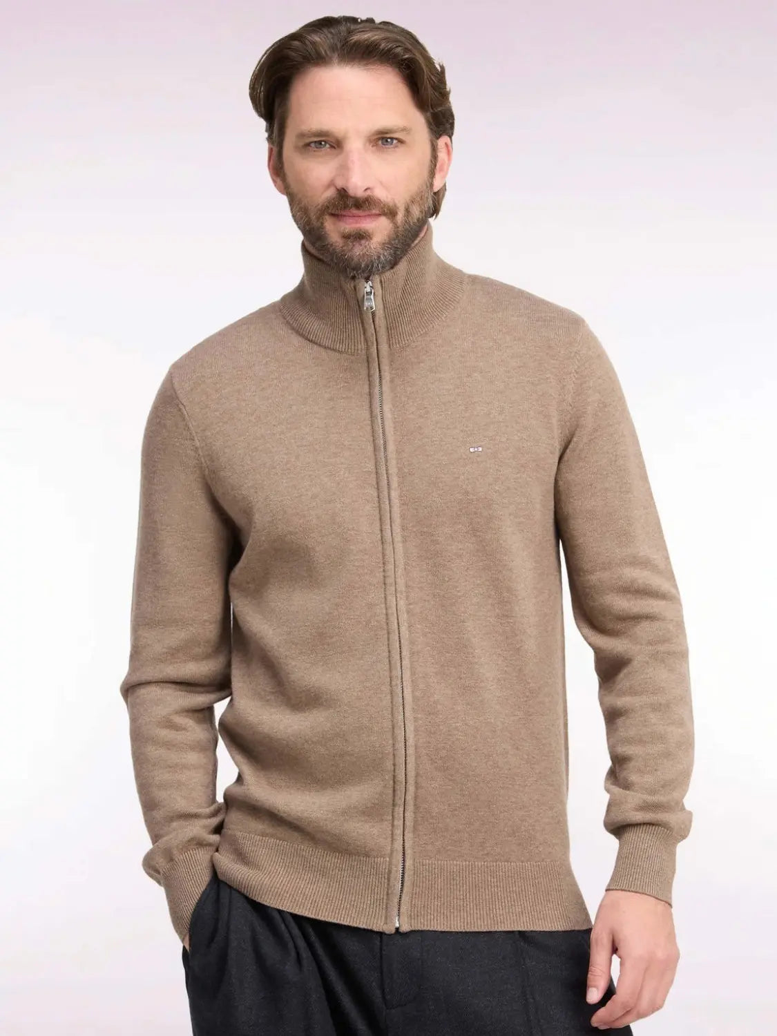 gilet-zippe-eden-park-beige-homme-H26MAICA0001MAC3-face-zoom